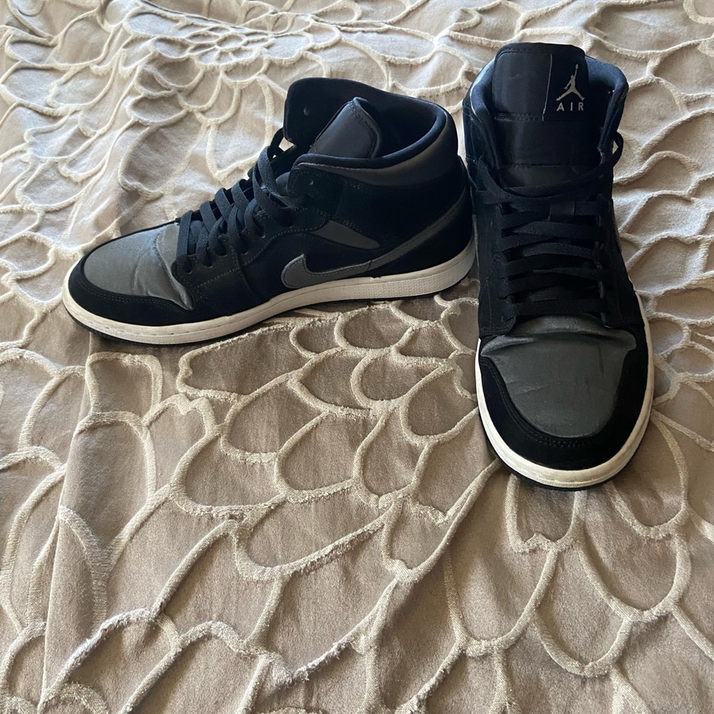 Air Jordan 1 Mid SE Nylon Black